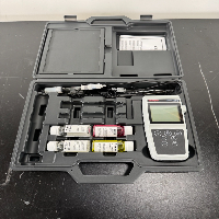 Thermo Scientific Eutech Handheld Meter Kit image 0